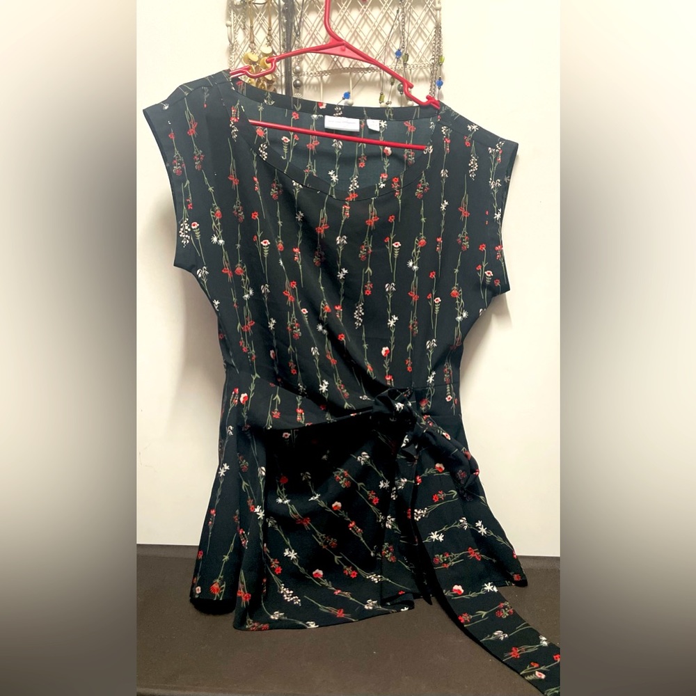 Nee York & Co Floral Blouse